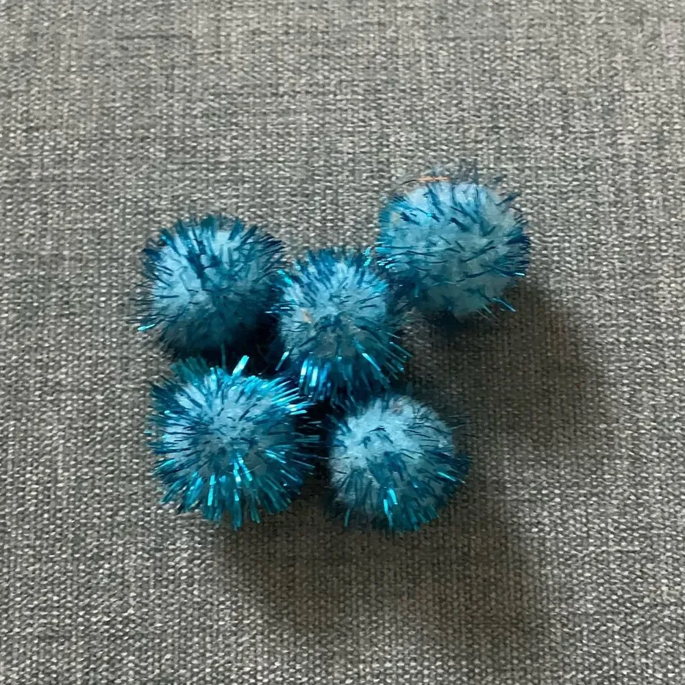 5 Blue Cat Pompom Sparkle Ball Toys